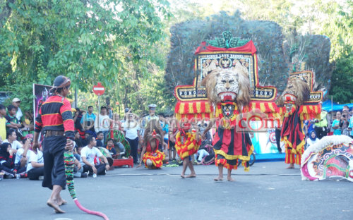 Reog Bopo Roso Meriahkan CFD Bojonegoro